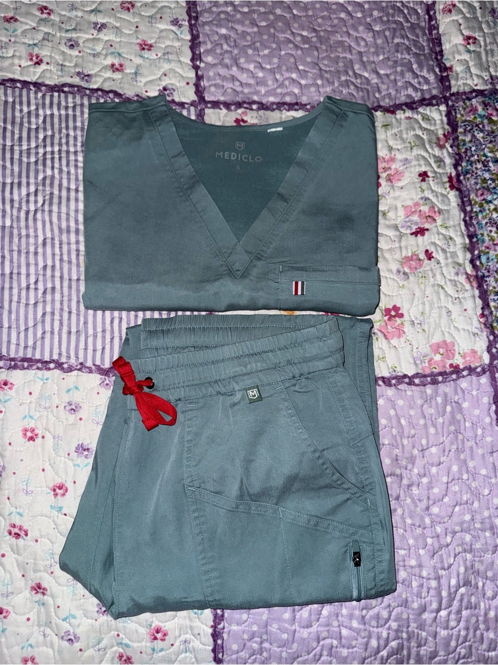 Mediclo Women's Scrub Pants & Top Set in Blue